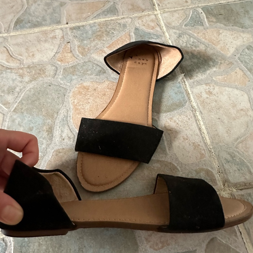 2 pairs size 7 flats